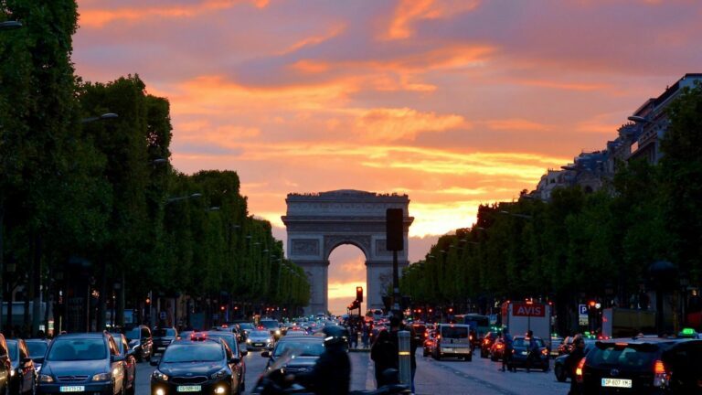 QUESTIS - Champs Elysées